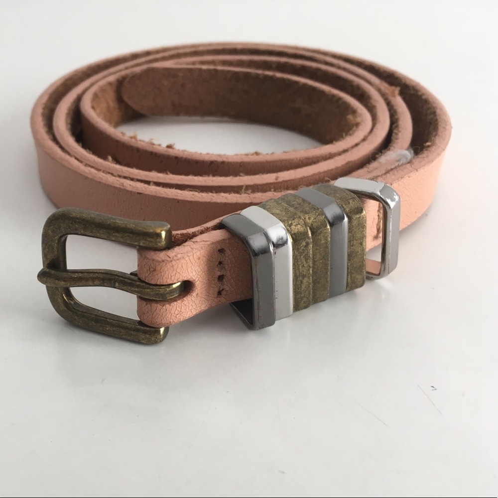 Gap narrow tan leather belt
